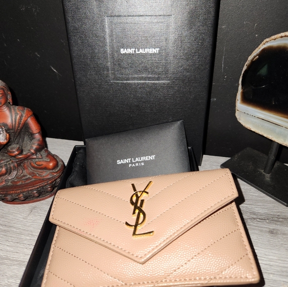 CASSANDRE MATELASSÉ FRAGMENTS FLAP CARD CASE IN LAMBSKIN - Picture 7 of 12